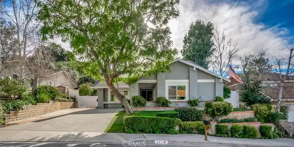 377 Mooncrest Court