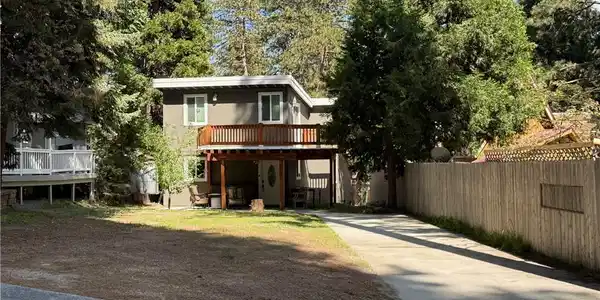 2557 Whispering Pines Dr