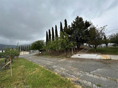 23171 Woodford Tehachapi Road