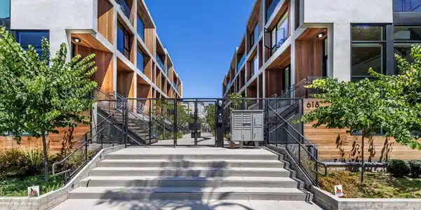 610 S Van Ness Avenue