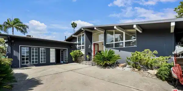 2838 Medill Place