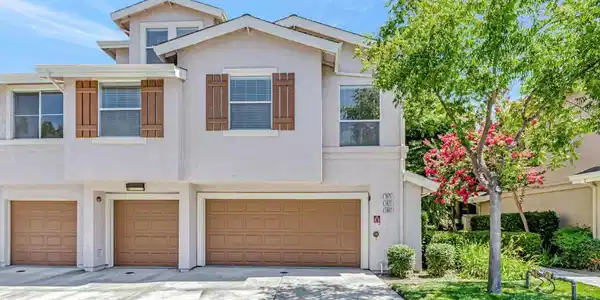 1075 Esparanza Way