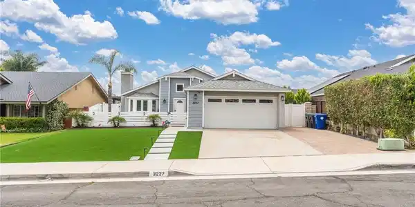 3227 Norelle