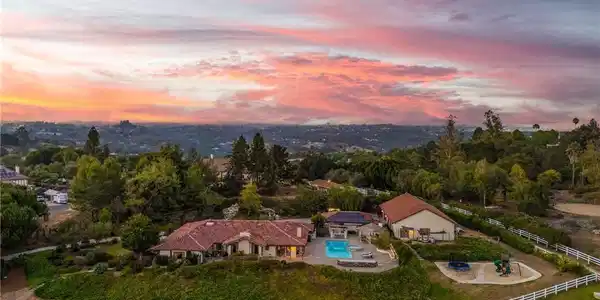 4 Golden Meadow Lane