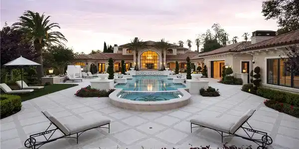 100 Palm Hill Lane