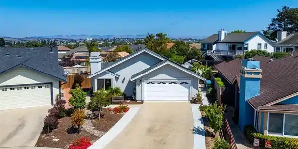 1207 Capitola