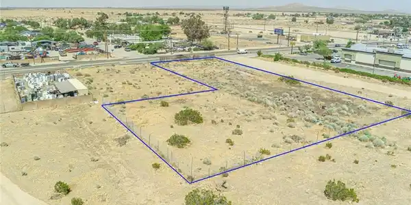 90 E Palmdale Boulevard
