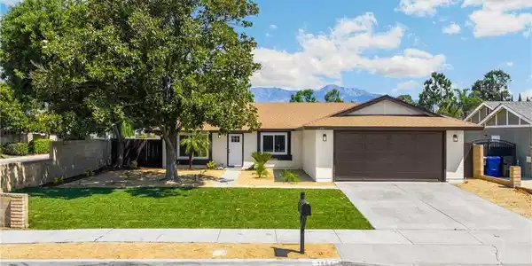 1501 E Banyan Street