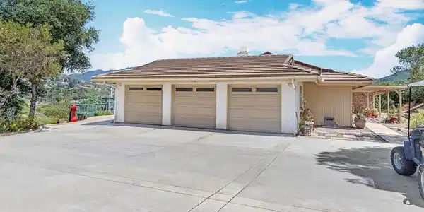 3176 Via Viejas