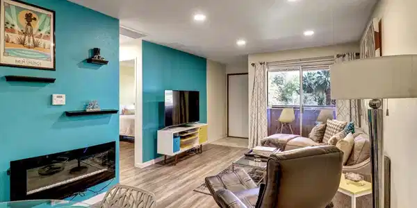 470 N Villa Court