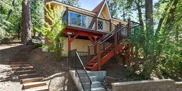 865 Villa Grove Avenue