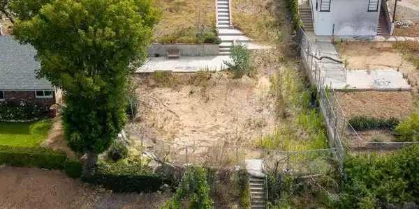1205 E Loma Alta Drive