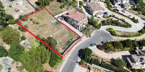 455 Avenida Esplendor