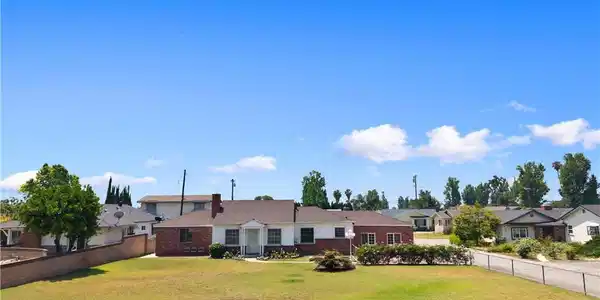 10126 La Rosa Drive