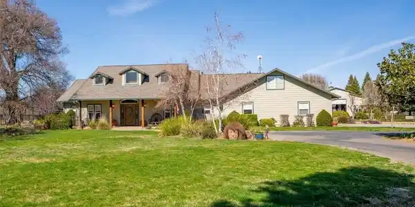 15520 Evergreen Road