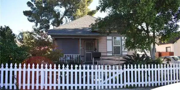 562 N 1st Avenue