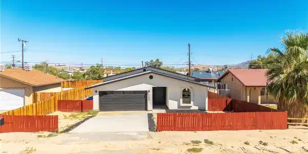 6355 Mojave Avenue
