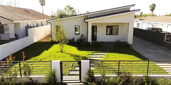 422 Almond