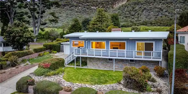 152 El Portal Drive