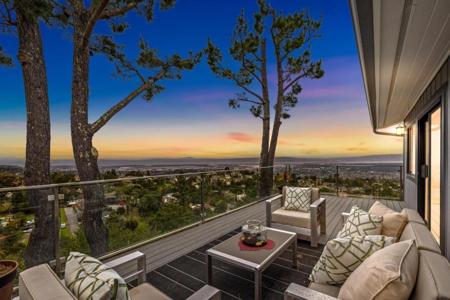 560 California Way