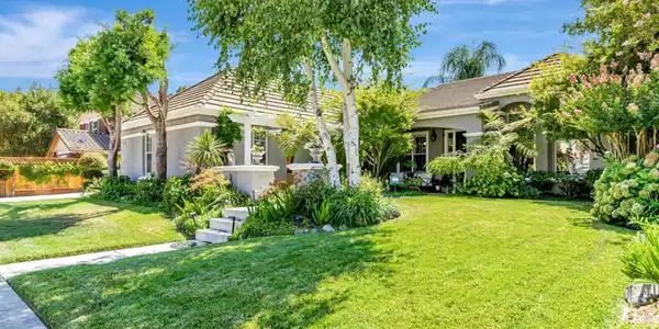 19087 Ravenswood Court