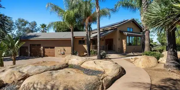 14015 Calle De Vista