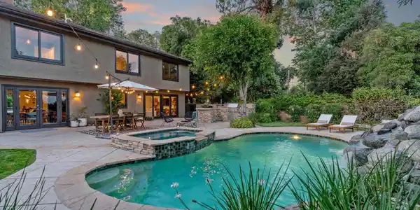 330 E Sierra Madre Boulevard