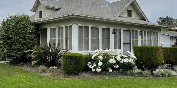 494 N Campus Avenue