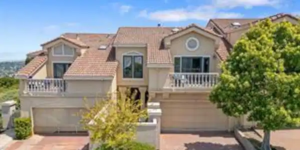 11 Mayflower Lane