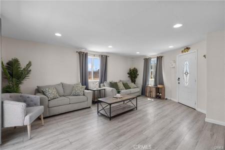 48240 90th Street W