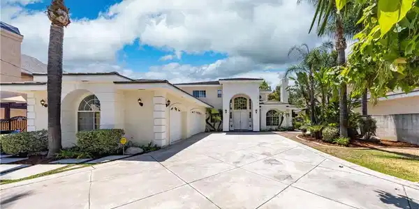 68 E Longden Avenue