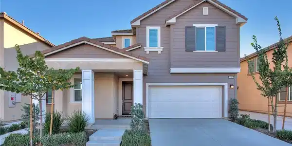 2562 E Crane Court
