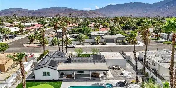 3030 E Vincentia