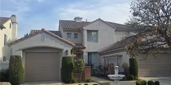 2518 Carlton