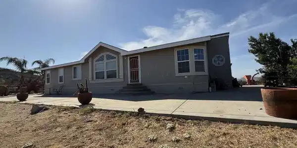 1085 Harris Ranch Rd