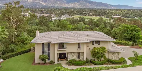 1095 Linda Glen Drive