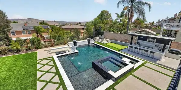1625 Paseo Vista