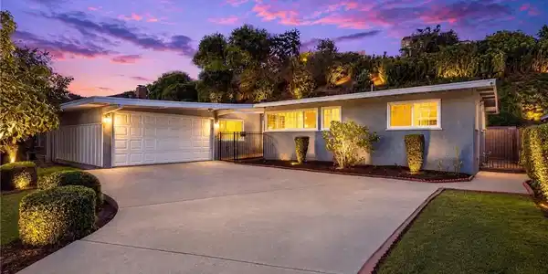 1400 Loma Verde