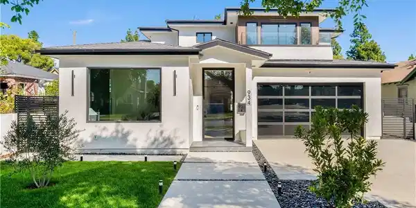 934 N Fairview Street