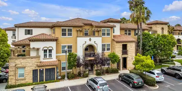 259 Riverdale Court