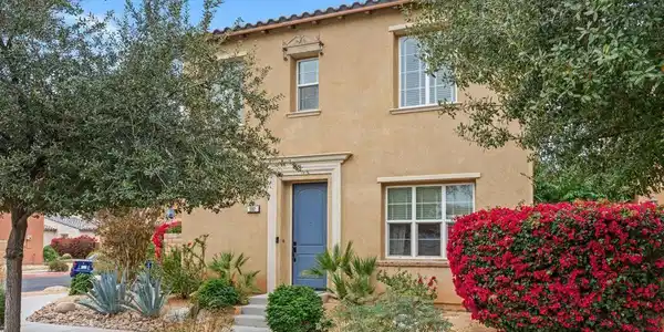 592 Calle Vibrante