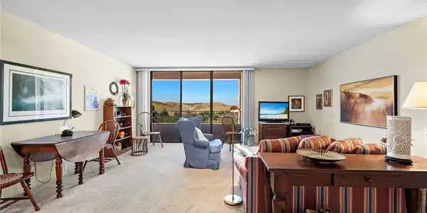24055 Paseo Del Lago