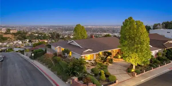 860 Ridgecrest