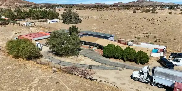 5767 W Rosamond Boulevard