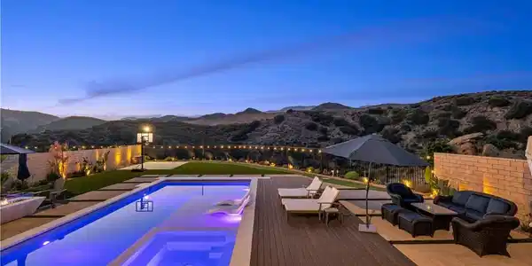 21611 Canyon Cove