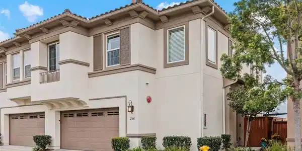 2304 Sky Corral