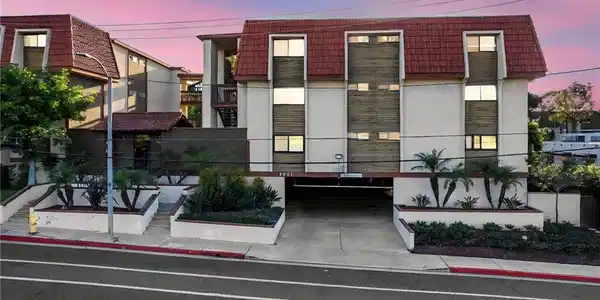 2501 Temple