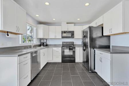 806 E 4Th Ave