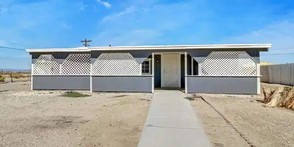 2206 Ocean Side Avenue