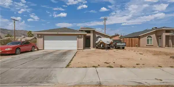 6636 Cholla Avenue